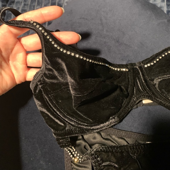 VINTAGE Velvet Bra & Panty, Victorias Secret NEW - Picture 4 of 7
